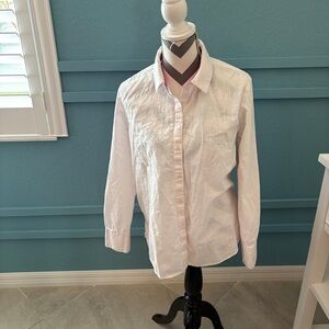 Vineyard Vines Woman’s Sz 14 White Button From L/S Top W/ Pink  Design On Back